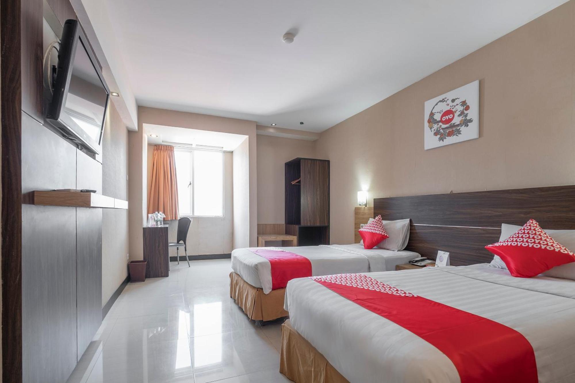 Oyo 1081 Allson City Hotel Макасар Экстерьер фото