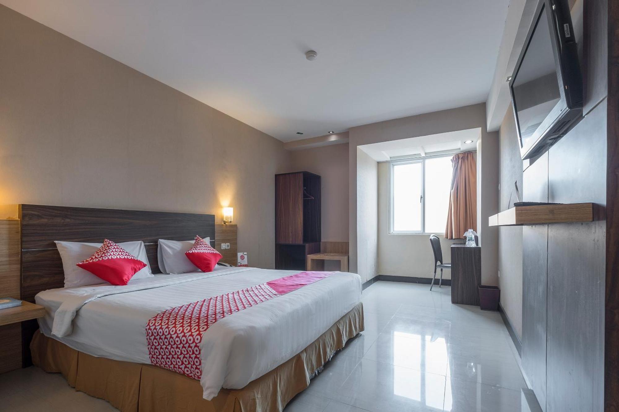 Oyo 1081 Allson City Hotel Макасар Экстерьер фото