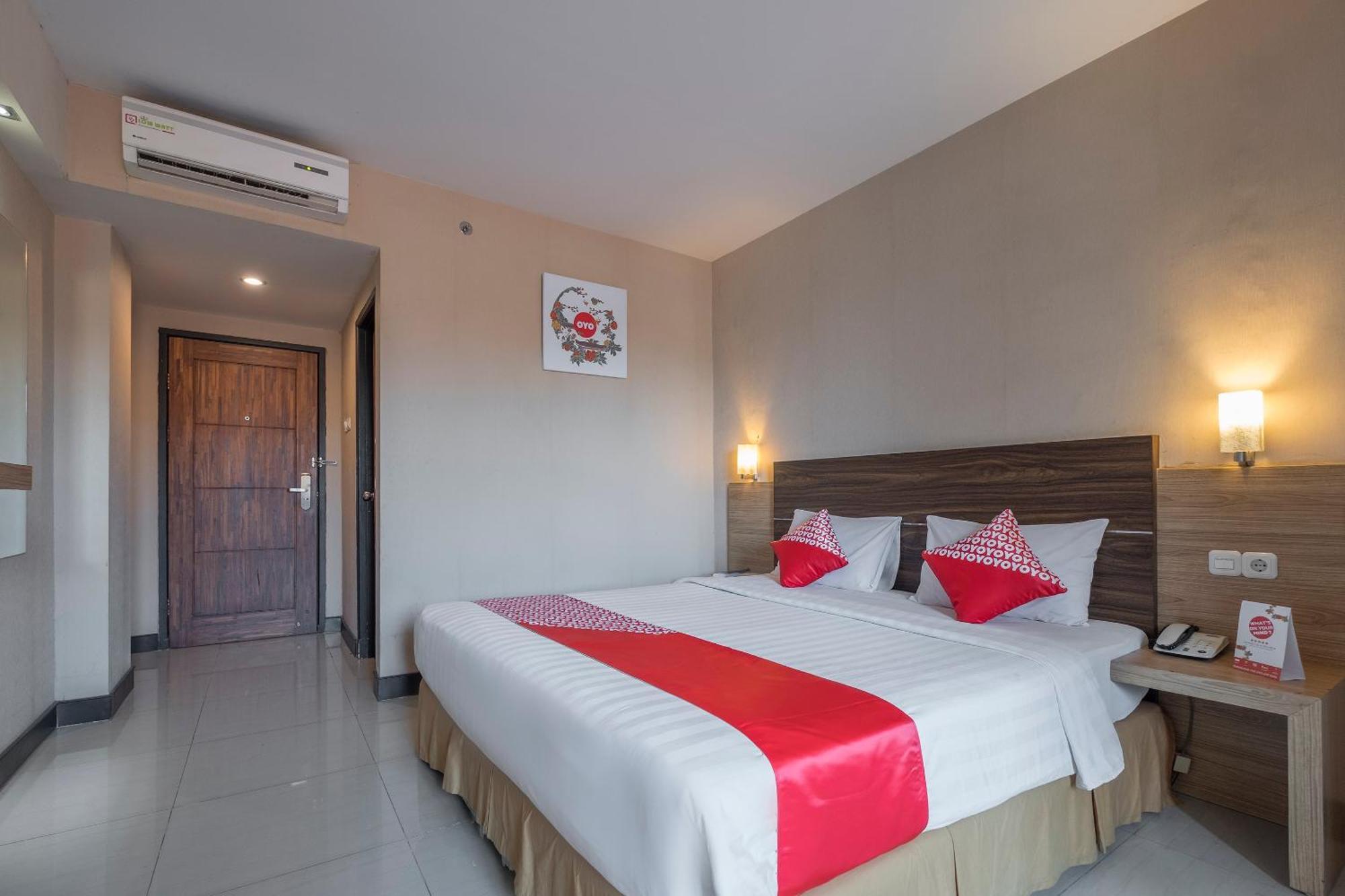 Oyo 1081 Allson City Hotel Макасар Экстерьер фото