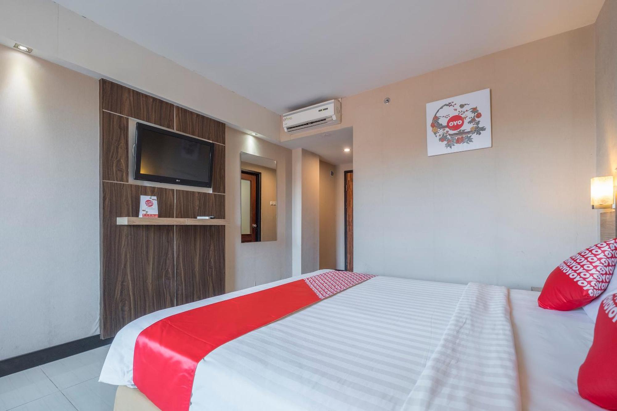 Oyo 1081 Allson City Hotel Макасар Экстерьер фото