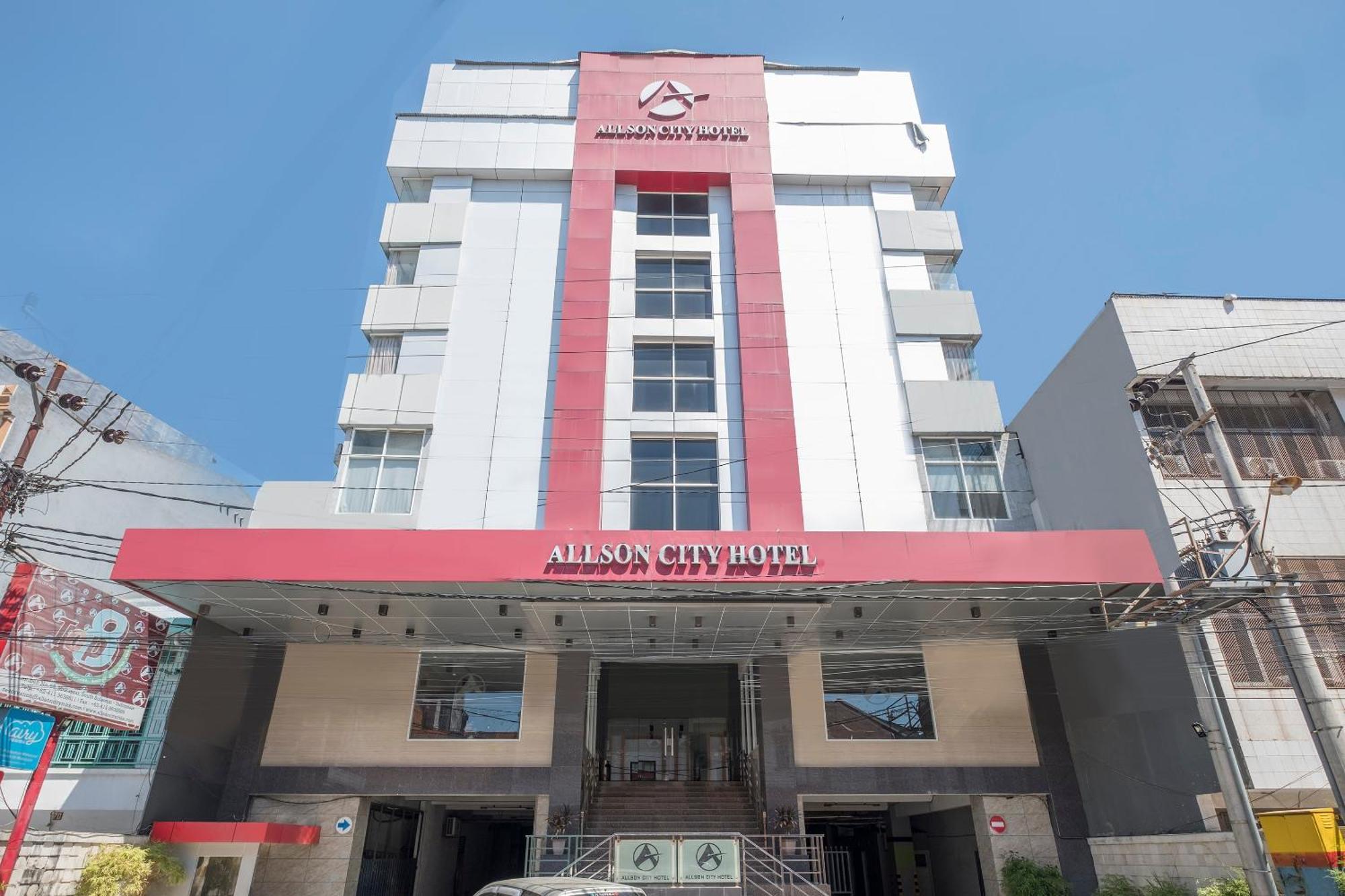 Oyo 1081 Allson City Hotel Макасар Экстерьер фото